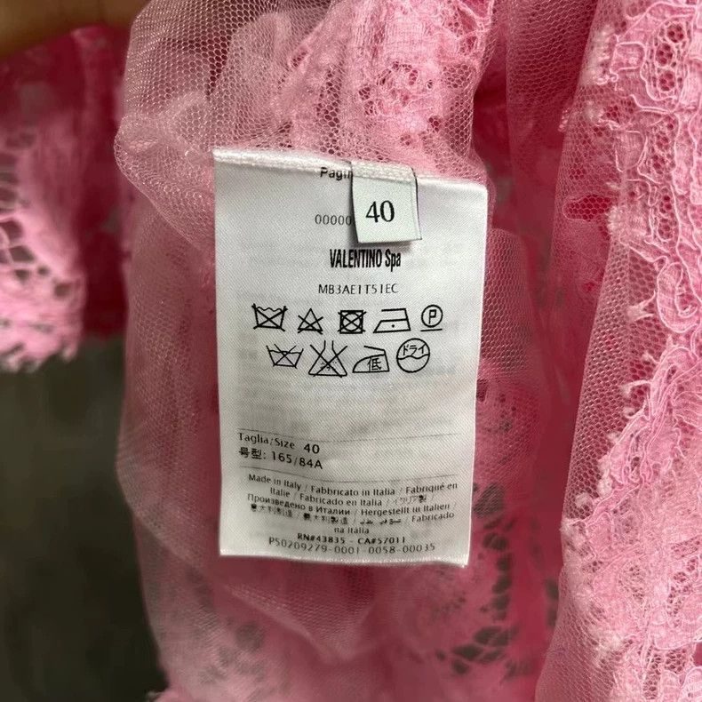 Valentino Pink Lace Embroidered Logo Short Sleeve Top Size US M / EU 48-50 / 2 - 5 Thumbnail