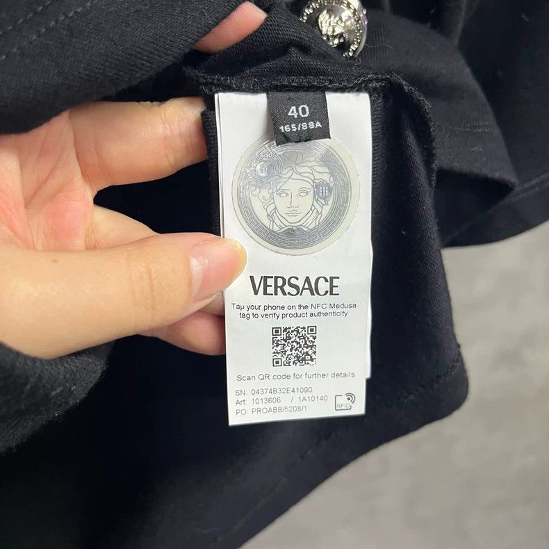 Versace Versace Black Short Sleeve T-Shirt with Logo Size US M / EU 48-50 / 2 - 4 Thumbnail
