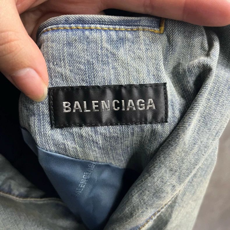Balenciaga Balenciaga Distressed Denim Blazer Jacket Size US S / EU 44-46 / 1 - 3 Thumbnail