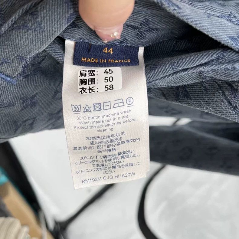 Louis Vuitton Louis Vuitton Blue Logo Denim Jacket Size S Size US S / EU 44-46 / 1 - 2 Thumbnail