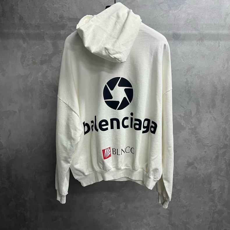 Balenciaga Balenciaga Logo Print Hoodie in White Size US M / EU 48-50 / 2 - 7 Thumbnail