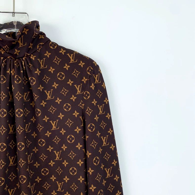 Louis Vuitton Louis Vuitton Brown High Neck Top Size L Size US L / EU 52-54 / 3 - 3 Thumbnail
