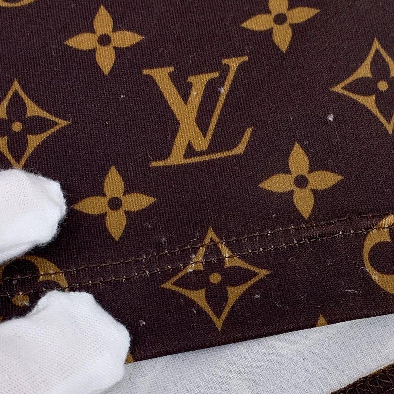 Louis Vuitton Louis Vuitton Brown High Neck Top Size L Size US L / EU 52-54 / 3 - 9 Thumbnail