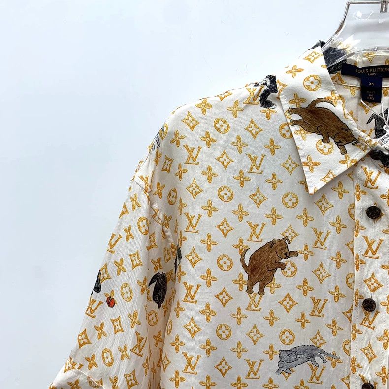 Louis Vuitton Louis Vuitton Yellow Logo Short Sleeve Shirt Size US XS / EU 42 / 0 - 3 Thumbnail