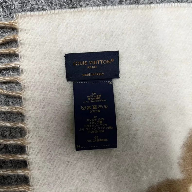 Louis Vuitton Louis Vuitton Cashmere Scarf with Tags Size ONE SIZE - 4 Thumbnail