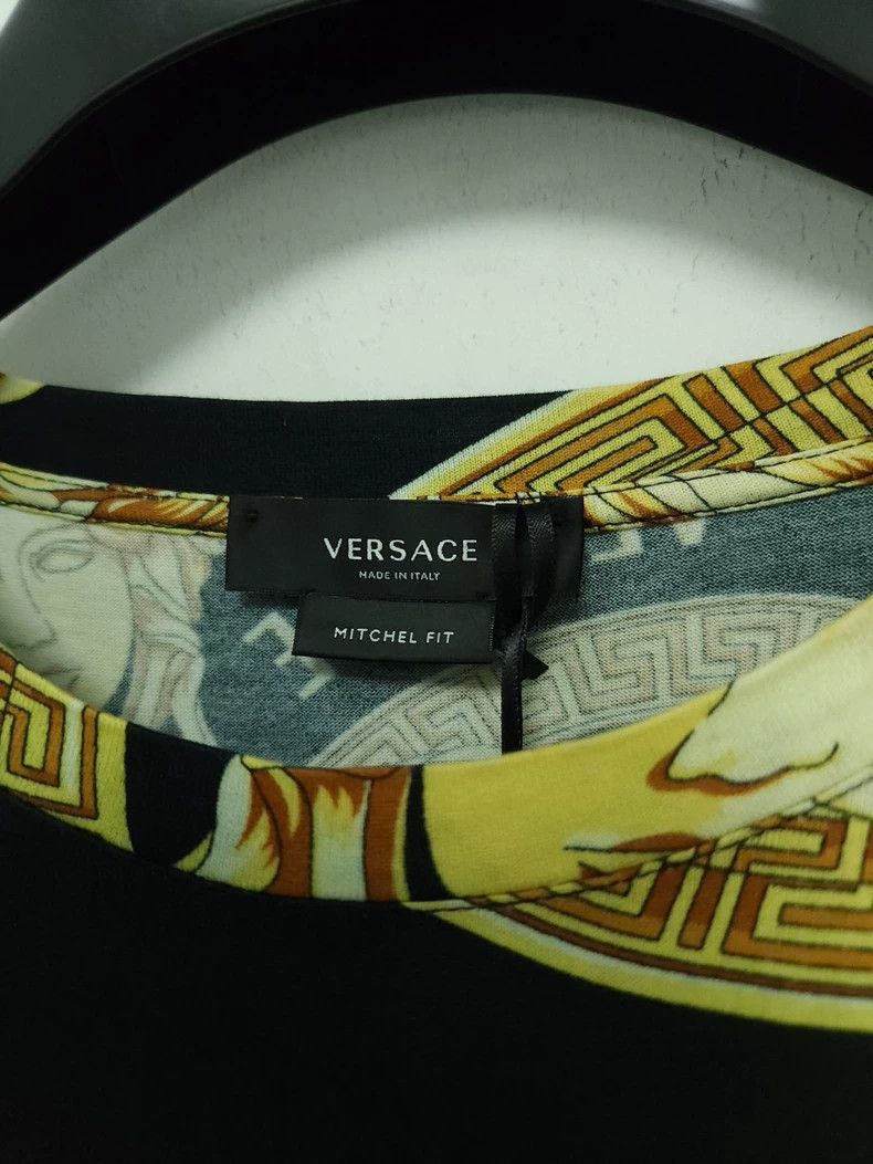 Versace Versace Gold Medusa Short Sleeve T-shirt Size US S / EU 44-46 / 1 - 7 Thumbnail