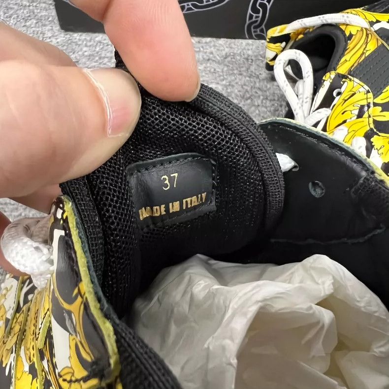 Versace Versace Baroque Dad Sneakers Size 37 Size US 6.5 / EU 39-40 - 7 Thumbnail