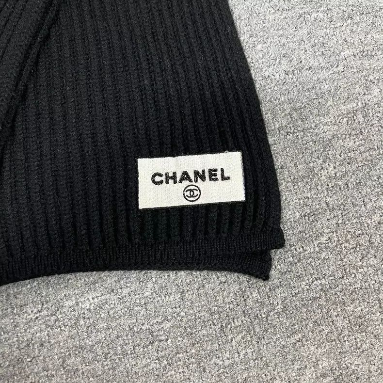 Chanel Chanel Black Cashmere Scarf with Sequins Size ONE SIZE - 2 Thumbnail