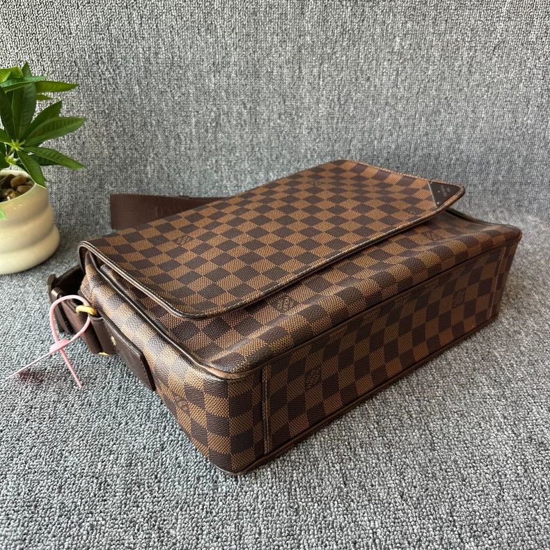 Louis Vuitton Louis Vuitton Shelton Checkered Canvas Shoulder Bag Size ONE SIZE - 3 Thumbnail