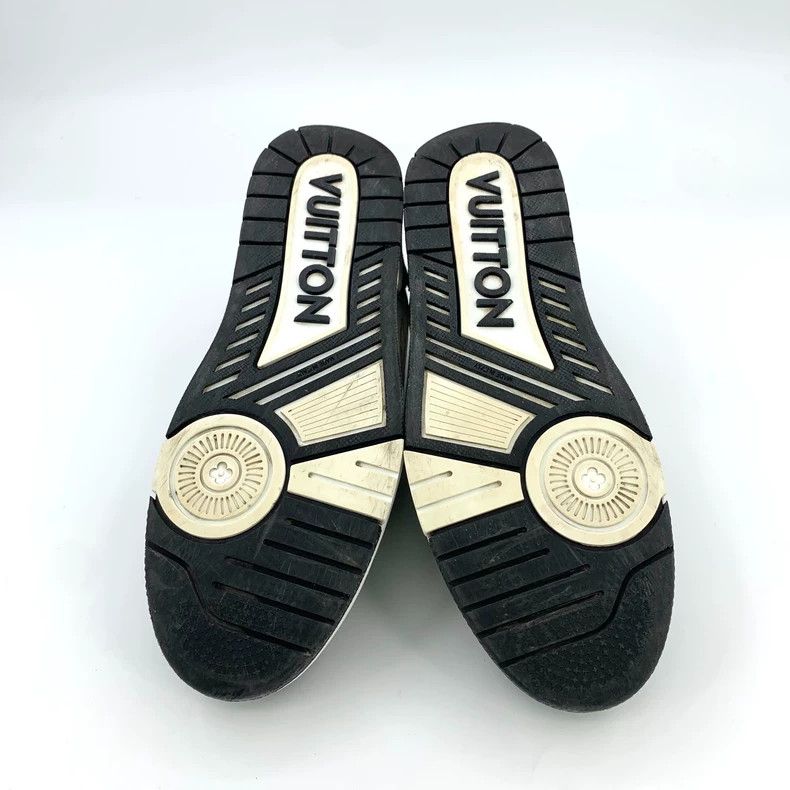 Louis Vuitton Louis Vuitton Black Logo Embroidered Sneakers Size US 10 / EU 43 - 5 Thumbnail