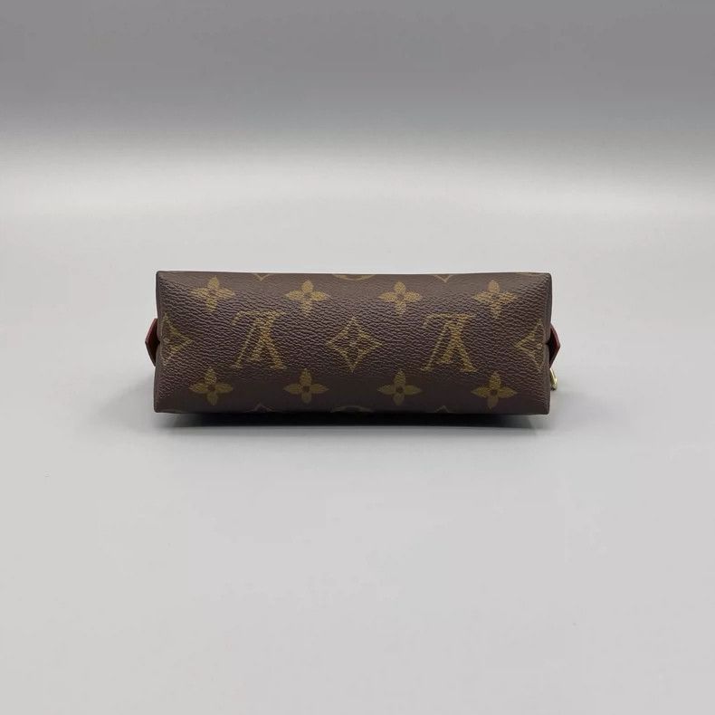 Louis Vuitton Louis Vuitton Cosmetic Handbag Monogram Design Size ONE SIZE - 3 Thumbnail