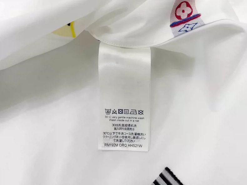 Louis Vuitton Louis Vuitton Embroidered Badge Shirt XL Size US XL / EU 56 / 4 - 4 Thumbnail