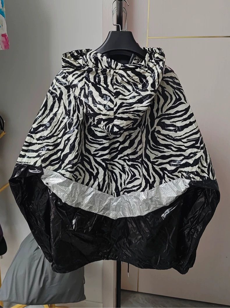 Celine CELINE Tiger Pattern Hoodie Jacket Long Sleeve Size US L / EU 52-54 / 3 - 2 Thumbnail
