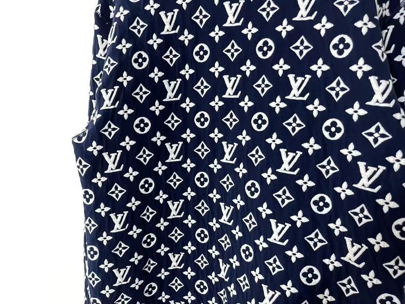 Louis Vuitton Louis Vuitton Blue Logo Sweatshirt Size US M / EU 48-50 / 2 - 2 Thumbnail