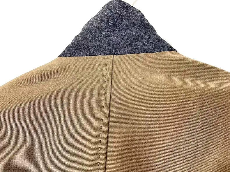 Louis Vuitton Louis Vuitton Beige Double-Breasted Coat Size US M / EU 48-50 / 2 - 5 Thumbnail