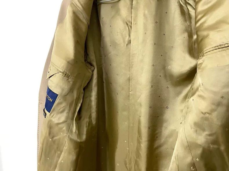 Louis Vuitton Louis Vuitton Beige Double-Breasted Coat Size US M / EU 48-50 / 2 - 3 Thumbnail