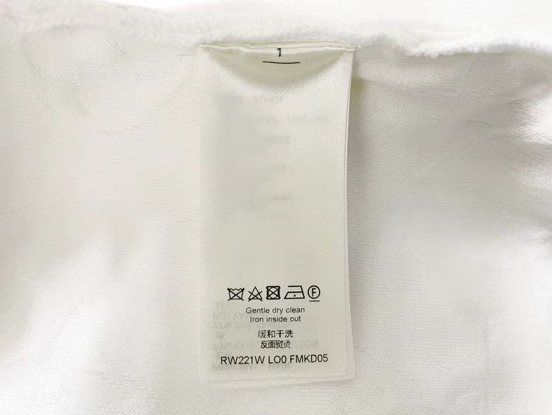 Louis Vuitton Louis Vuitton White Logo Bathrobe Coat Size US M / EU 48-50 / 2 - 3 Thumbnail
