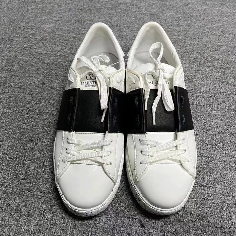 Valentino Valentino White Black Fashion Low Top Sneakers Size US 7 / EU 40 - 2 Thumbnail