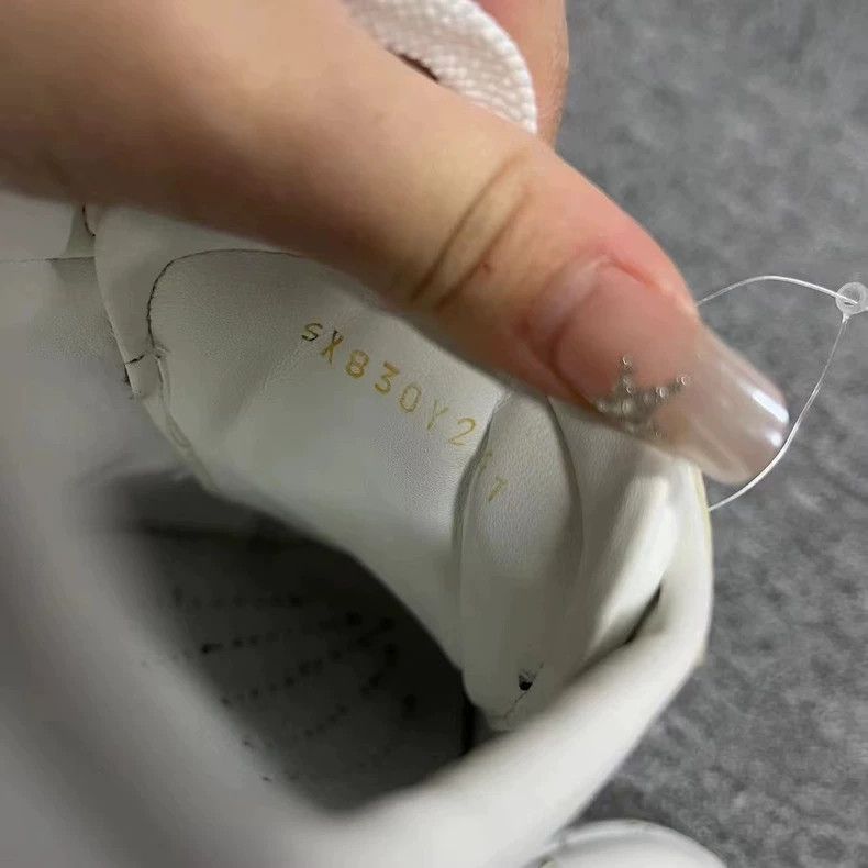 Valentino Valentino White Black Fashion Low Top Sneakers Size US 7 / EU 40 - 4 Thumbnail