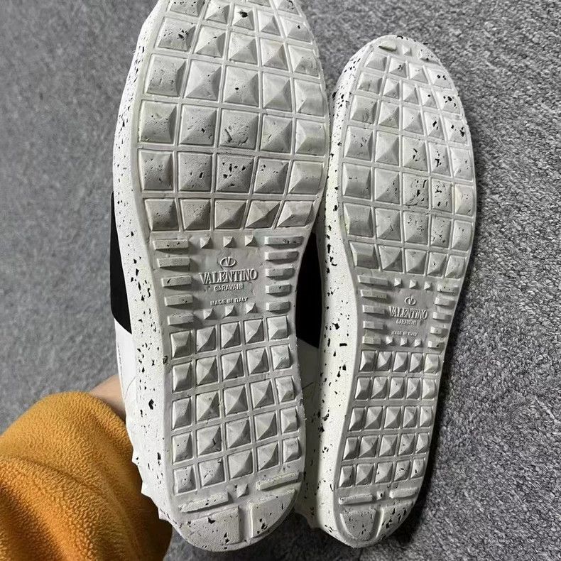Valentino Valentino White Black Fashion Low Top Sneakers Size US 7 / EU 40 - 5 Thumbnail