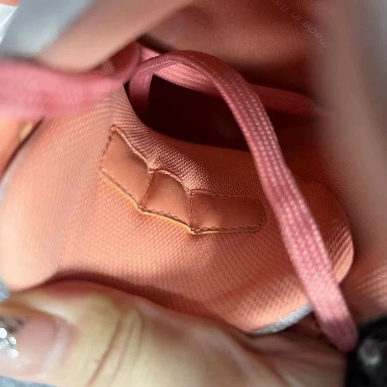 Louis Vuitton Louis Vuitton Peach Pink Trainer Sneakers Size 7 Size US 7 / EU 40 - 5 Thumbnail
