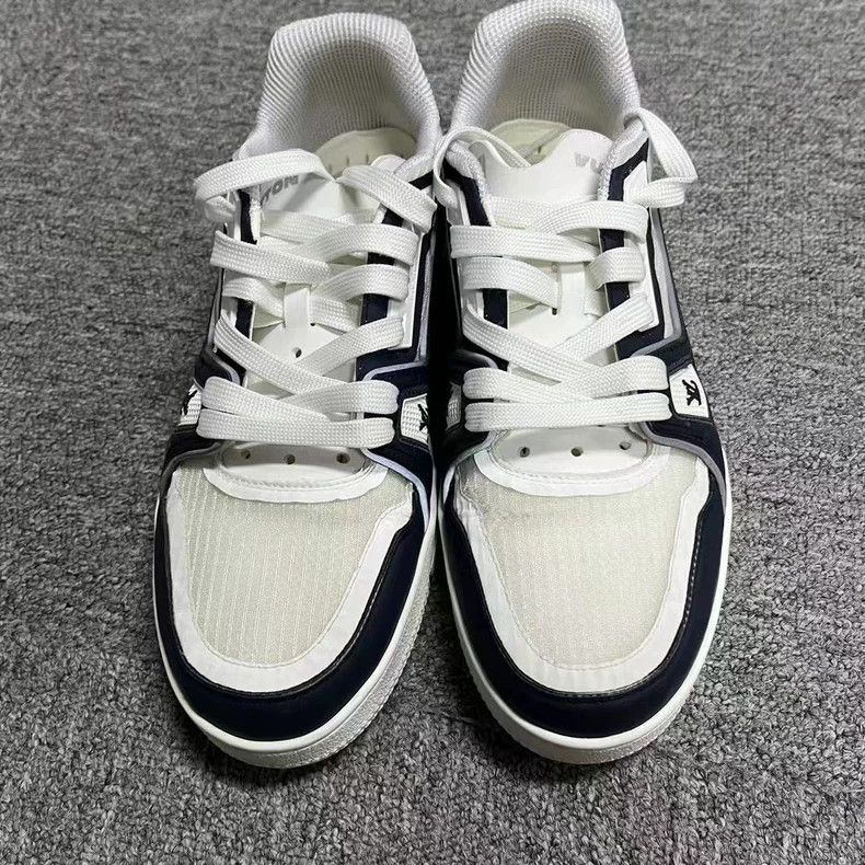 Louis Vuitton Louis Vuitton Blue and White Low Top Trainers Size US 6 / EU 39 - 2 Thumbnail