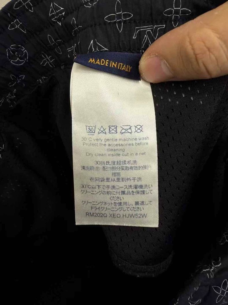 Louis Vuitton Louis Vuitton Black Logo Print Shorts Size US 40 / EU 56 - 3 Thumbnail