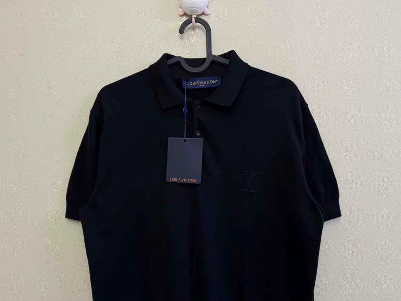 Louis Vuitton Louis Vuitton Black Embossed Logo Short Sleeve Polo Size US XS / EU 42 / 0 - 2 Thumbnail