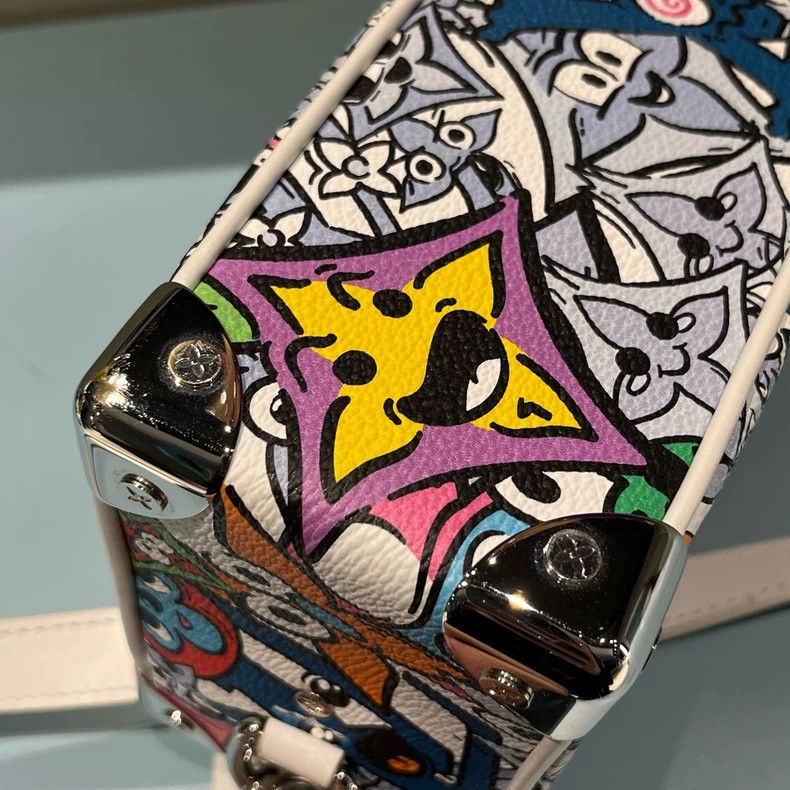 Louis Vuitton Louis Vuitton Soft Trunk Mini Graffiti Bag Size ONE SIZE - 6 Thumbnail