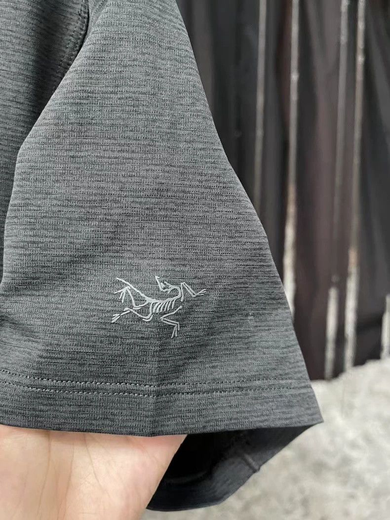 Arc'teryx Arcteryx Short Sleeve Shirt in Gray Color Size US XS / EU 42 / 0 - 5 Thumbnail