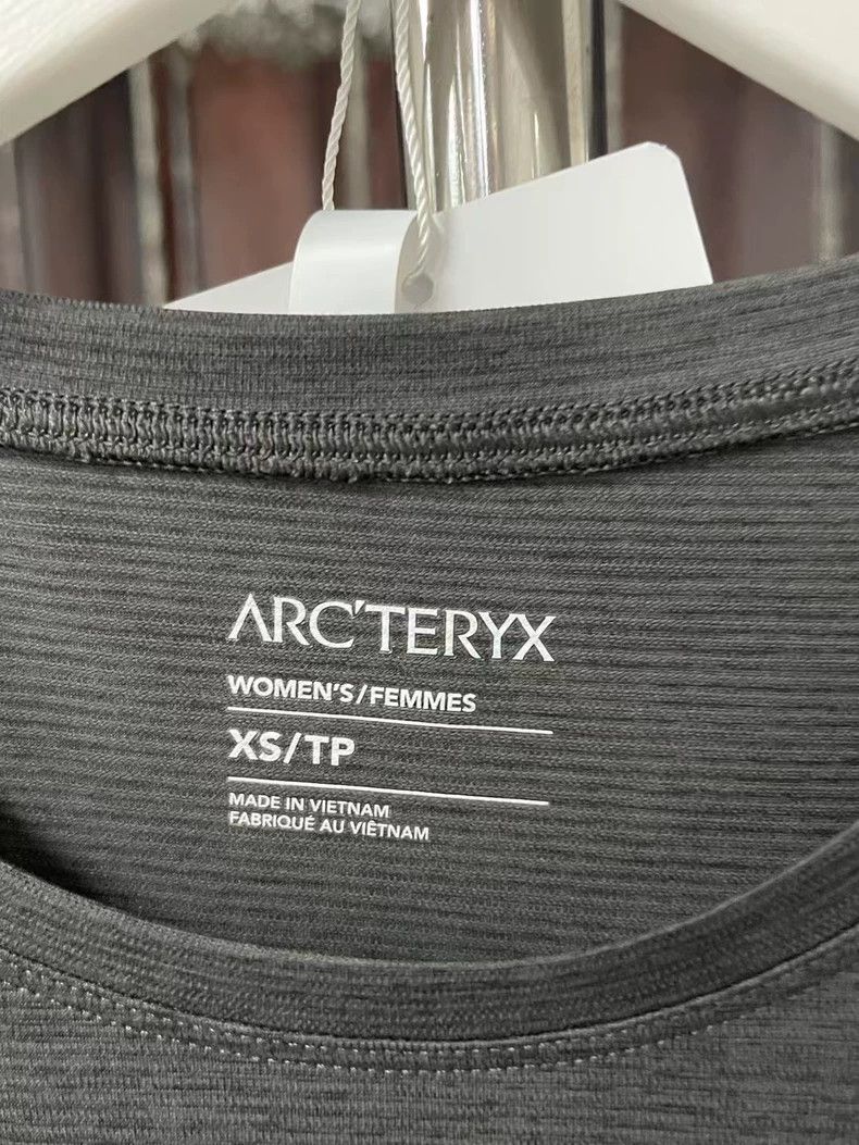 Arc'teryx Arcteryx Short Sleeve Shirt in Gray Color Size US XS / EU 42 / 0 - 6 Thumbnail