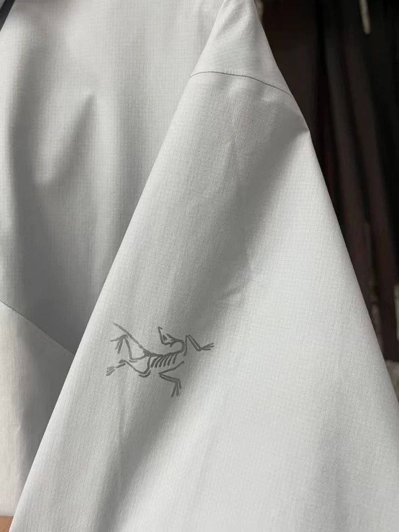 Arc'teryx Arcteryx GORE-TEX Coelle Jacket in White Size US M / EU 48-50 / 2 - 5 Thumbnail