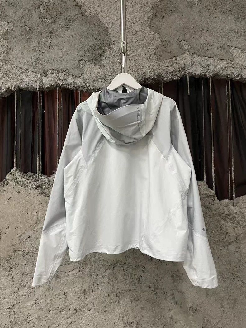Arc'teryx Arcteryx GORE-TEX Coelle Jacket in White Size US M / EU 48-50 / 2 - 2 Thumbnail