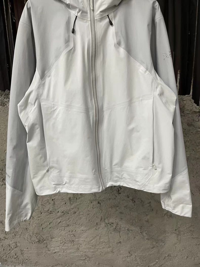 Arc'teryx Arcteryx GORE-TEX Coelle Jacket in White Size US M / EU 48-50 / 2 - 4 Thumbnail