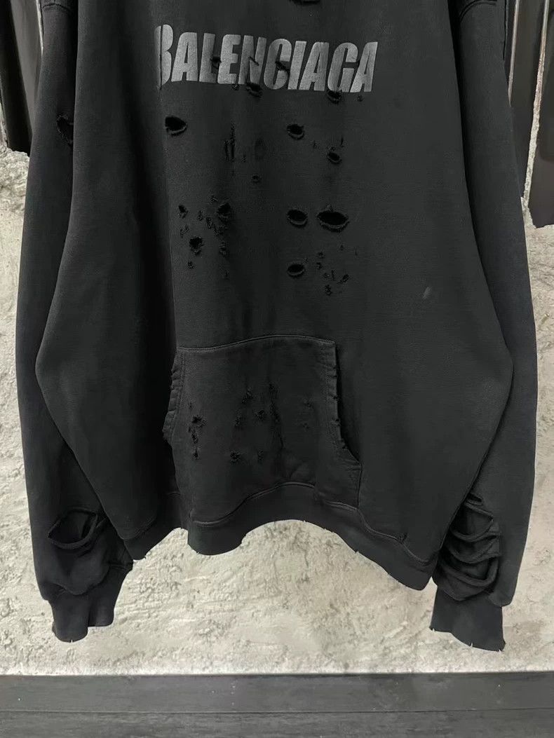 Balenciaga Balenciaga Black Distressed Hoodie Sweatshirt Size US S / EU 44-46 / 1 - 4 Thumbnail