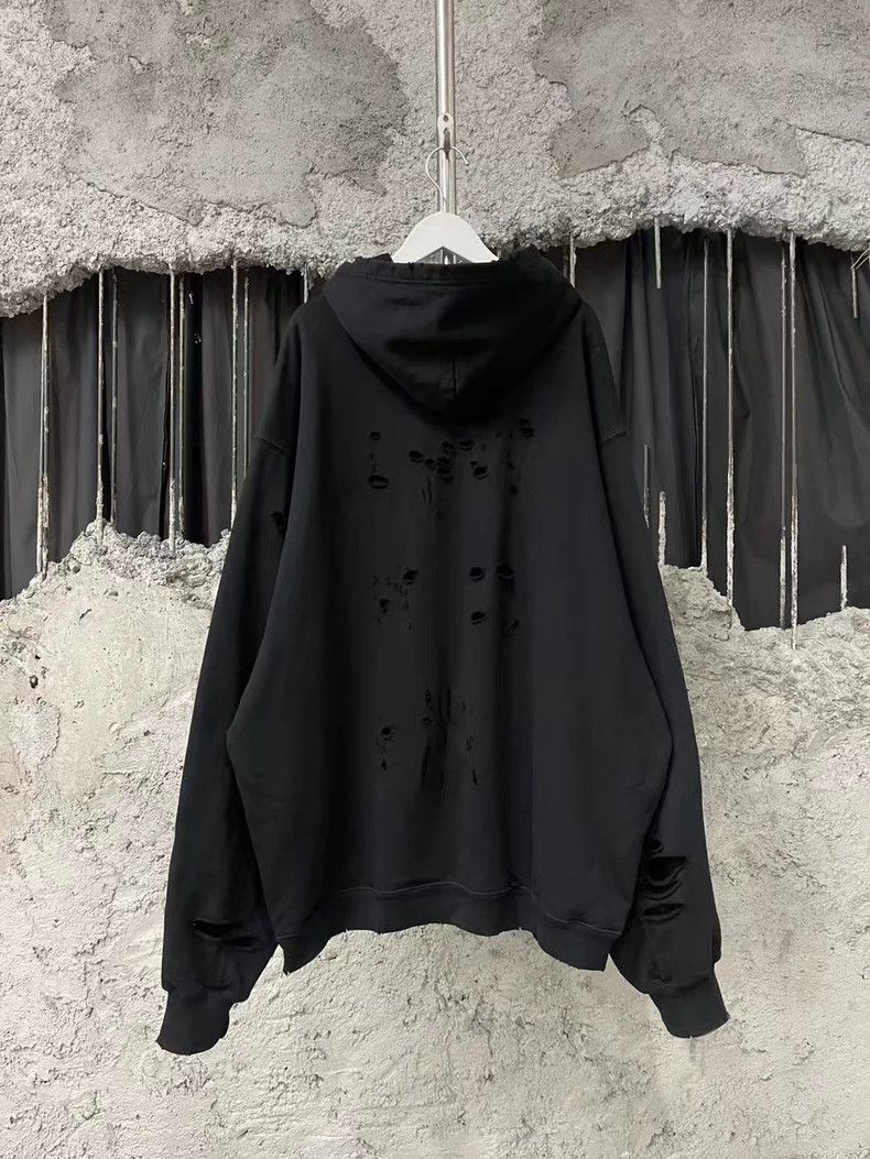 Balenciaga Balenciaga Black Distressed Hoodie Sweatshirt Size US S / EU 44-46 / 1 - 2 Thumbnail