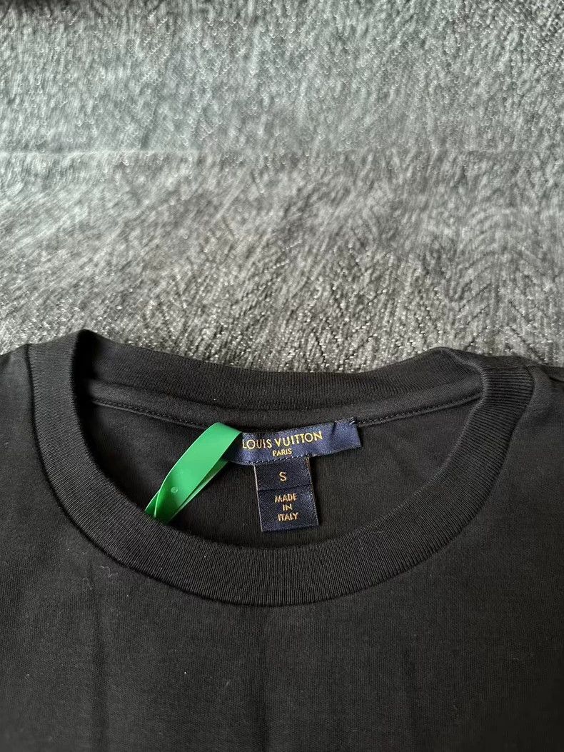 Louis Vuitton Louis Vuitton Logo Short Sleeve T-Shirt Size US S / EU 44-46 / 1 - 3 Thumbnail