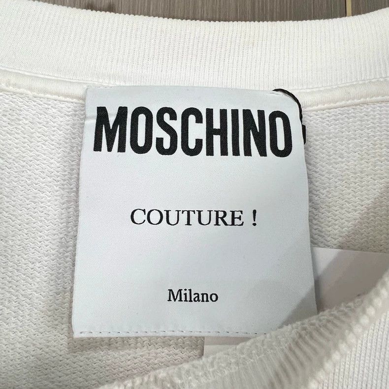 Moschino Moschino Printed Letter Sweatshirt in White Size US M / EU 48-50 / 2 - 5 Thumbnail