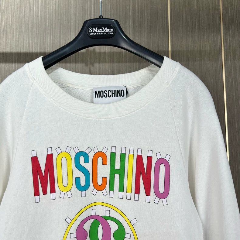 Moschino Moschino Printed Letter Sweatshirt in White Size US M / EU 48-50 / 2 - 3 Thumbnail