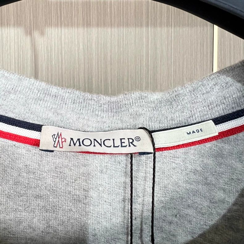 Moncler Moncler Letter Logo Short Sleeve T-Shirt Size US M / EU 48-50 / 2 - 5 Thumbnail