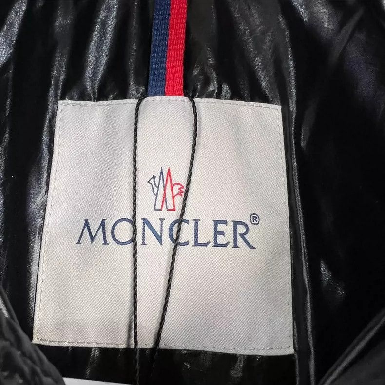Moncler Moncler Frey Series Down Jacket with Fur Collar Size US M / EU 48-50 / 2 - 7 Thumbnail