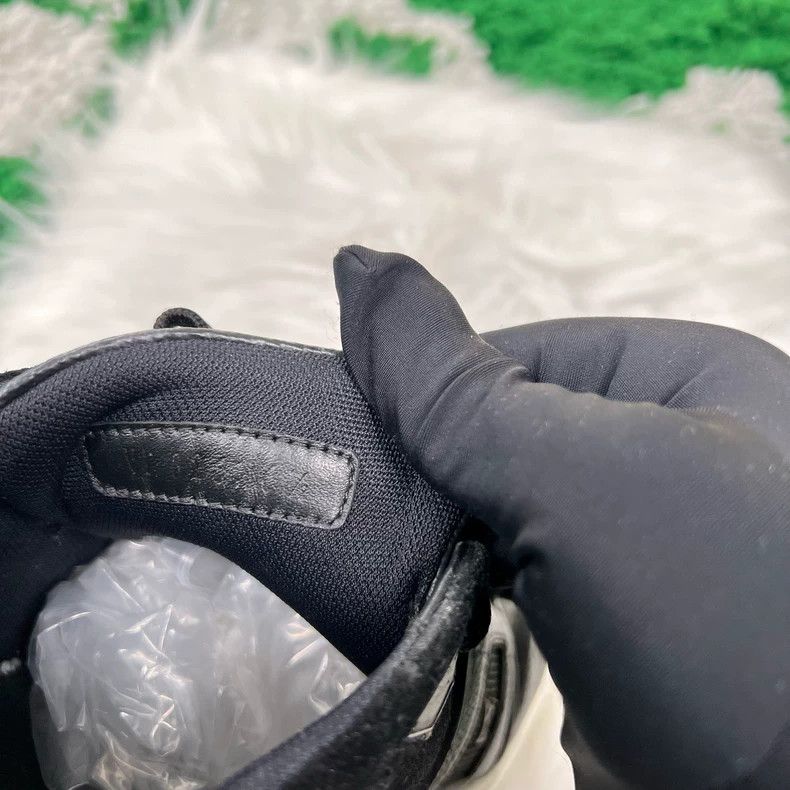 Louis Vuitton Louis Vuitton Black Monogram Trainer Sneakers Size 6.5 Size US 6.5 / EU 39-40 - 7 Thumbnail
