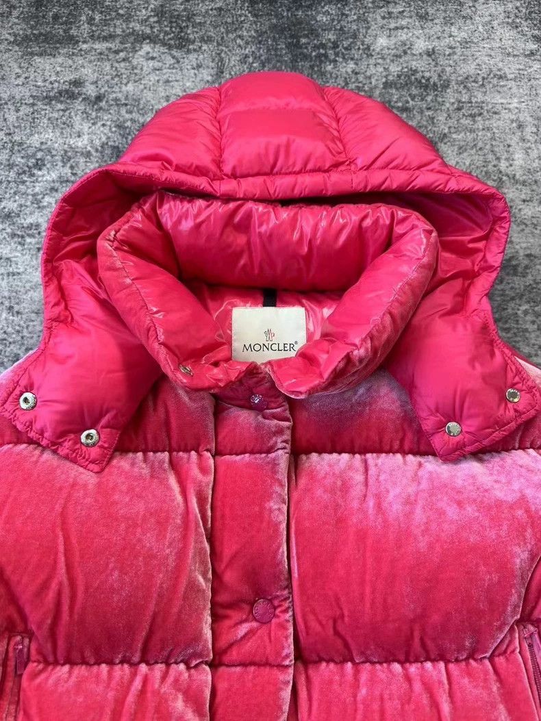 Moncler Moncler Velvet Down Jacket in Bright Pink Size US M / EU 48-50 / 2 - 2 Thumbnail