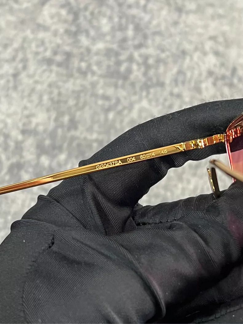 Gucci Gucci Pink Sunglasses with Gold Accents Size ONE SIZE - 6 Thumbnail
