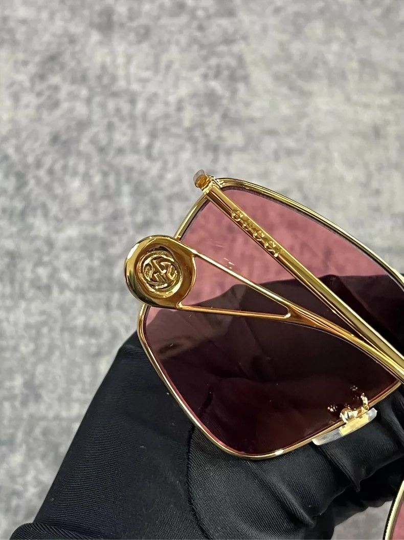 Gucci Gucci Pink Sunglasses with Gold Accents Size ONE SIZE - 8 Thumbnail