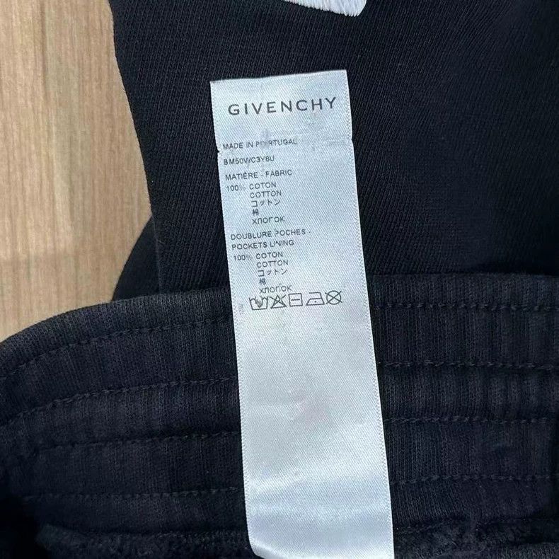 Givenchy GIVENCHY Logo Shorts in Black Color Size US 27 - 5 Thumbnail