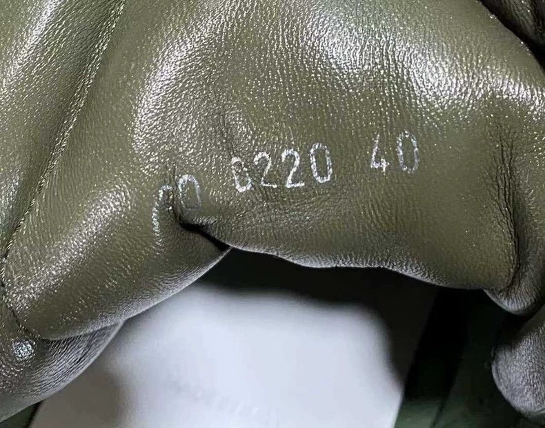 Louis Vuitton Louis Vuitton Sneakers in Olive Green Size US 7.5 / EU 40-41 - 7 Thumbnail
