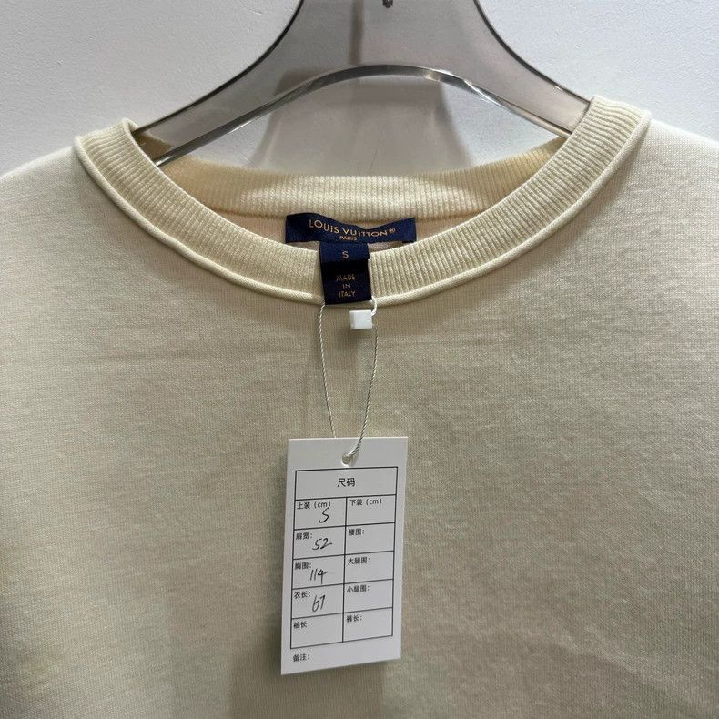Louis Vuitton Louis Vuitton Short Sleeve Logo T-shirt Size US S / EU 44-46 / 1 - 2 Thumbnail