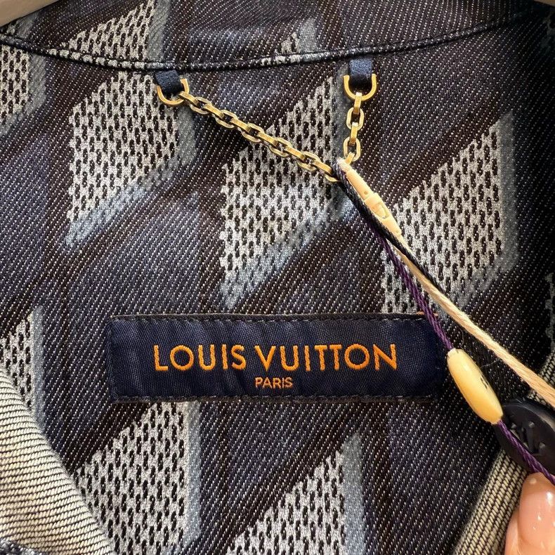 Louis Vuitton Louis Vuitton Diamond Pattern Short Sleeve Shirt Size US L / EU 52-54 / 3 - 4 Thumbnail