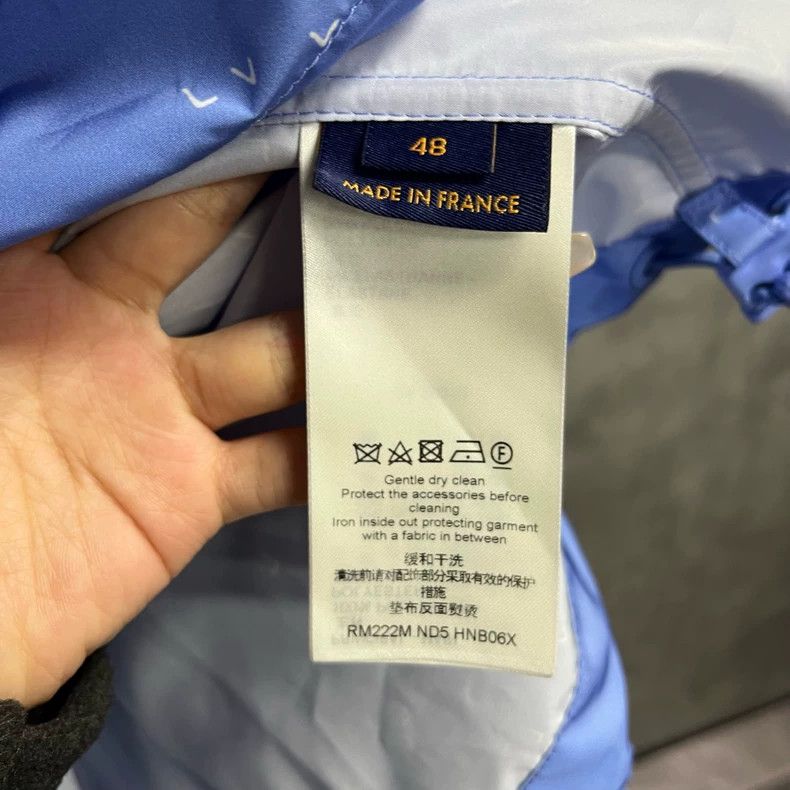 Louis Vuitton Louis Vuitton Blue Windbreaker with Pattern Size US L / EU 52-54 / 3 - 3 Thumbnail